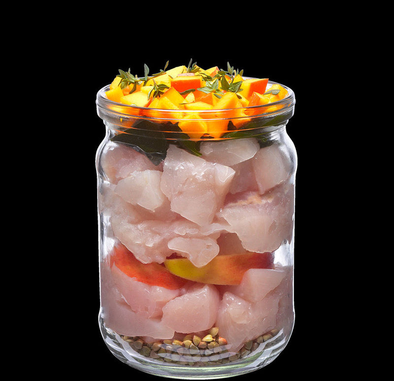 Холистична консервирана храна за кучета Brit Fresh Fish with Pumpkin с 44% прясна риба, 23% пилешко и 6% тиква 0.400 кг.