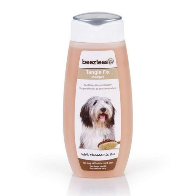 Шампоан против сплъстена козина Beeztees Tangle fix shampoo за кучета с масло от макадамия 300мл.