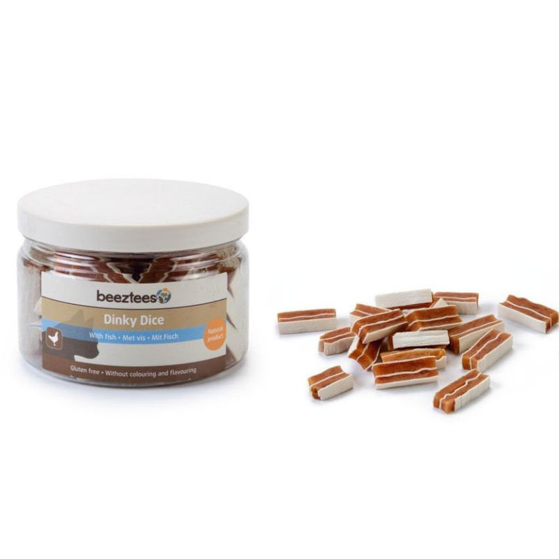 Лакомство за котки Beeztees Cat snack Dinky Dice кубчета пилешко и риба 0.090 кг.