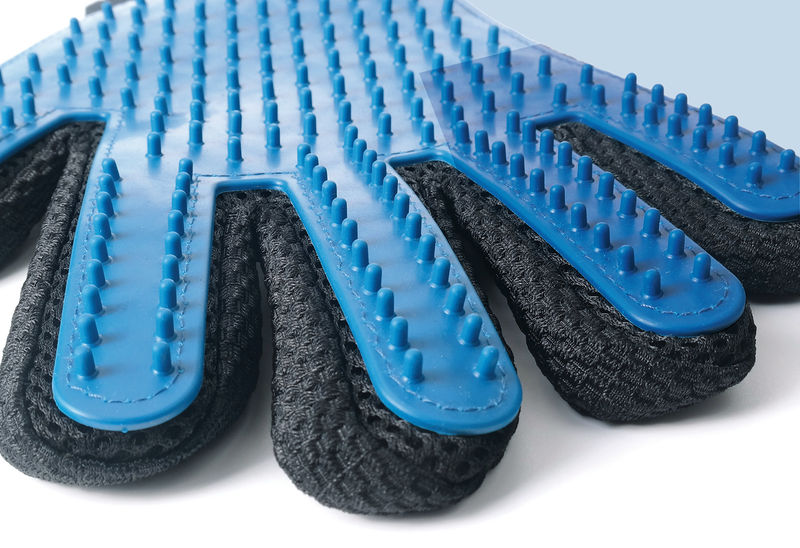 Гумена ръкавица за разресване на кучета и котки Record  син 3