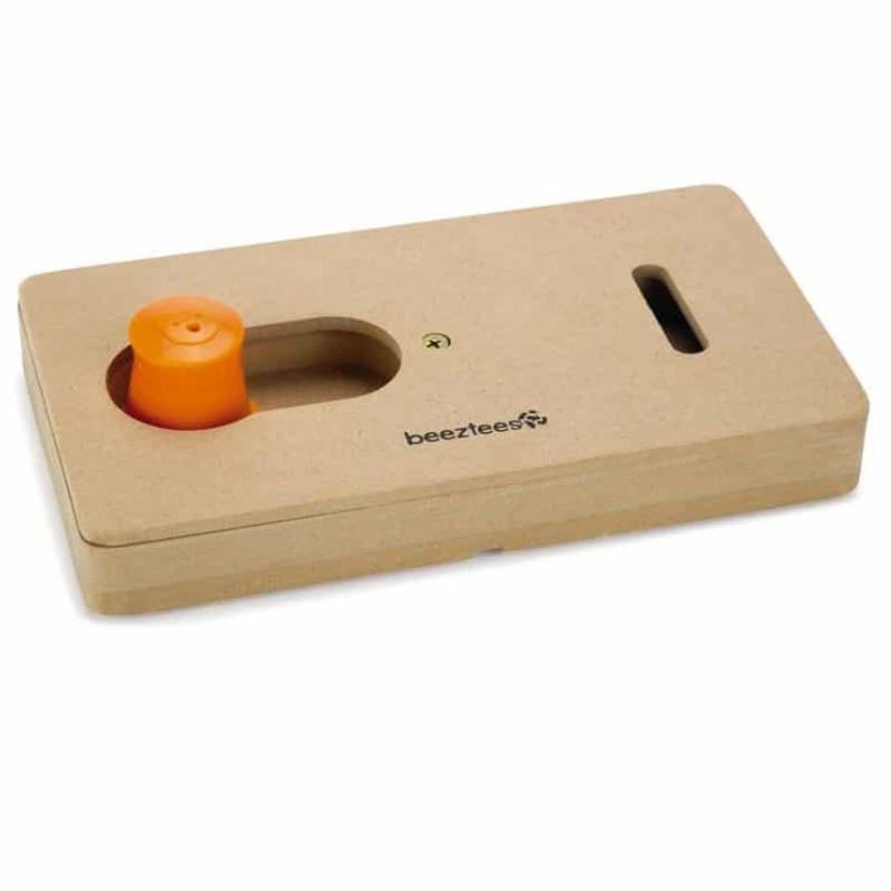 Дървена интерактивна играчка Beeztees Brain Game Swinny за кучета Кафяв